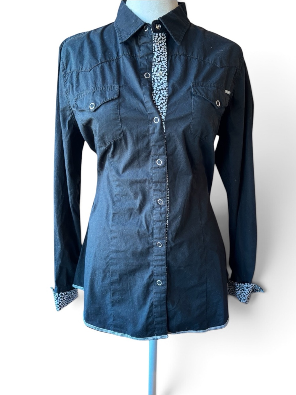 Cowgirl Style Tin Haul Western Button-Down Shirt | Black & White Hearts | Size M